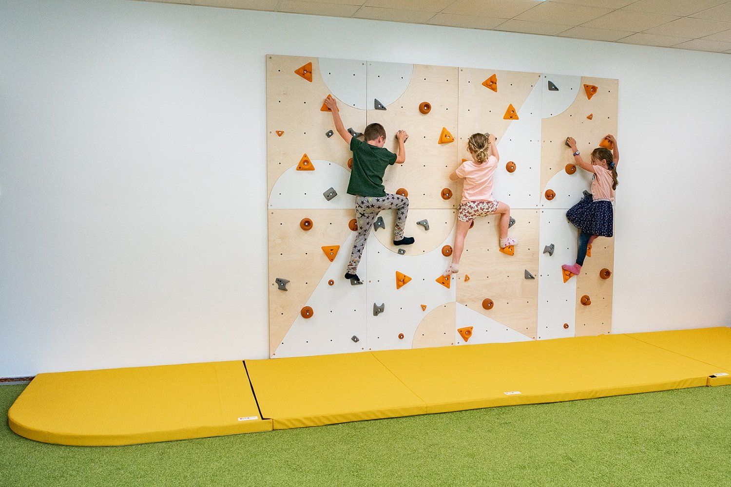 Čiužinys laipiojimo sienelei Blockids8 - viešosioms erdvėms